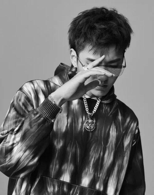 吴亦凡蔡徐坤最新爆料,揭秘娱乐圈背后的惊人真相！  第2张
