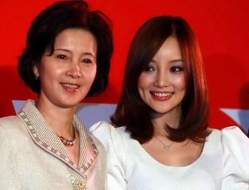 天涯爆料母女视频,母女视频引发热议,背后真相令人震惊 第1张 天涯爆料母女视频,母女视频引发热议,背后真相令人震惊 第1张
