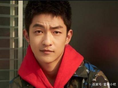 屈楚萧爆料女子是谁啊视频,视频内容引发热议 第1张 屈楚萧爆料女子是谁啊视频,视频内容引发热议 第1张