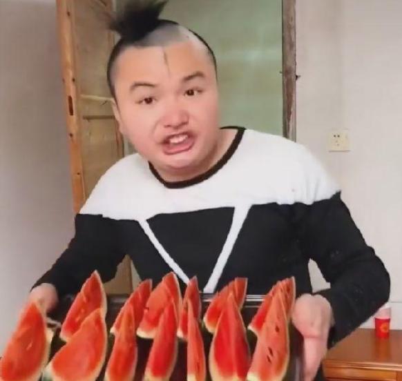 网红爆料桃子姐视频,网红幕后生活大曝光  第2张